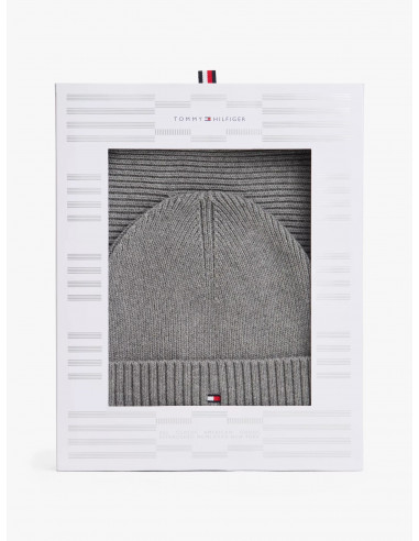 Hilfiger Flag Beanie And Scarf Gift Set