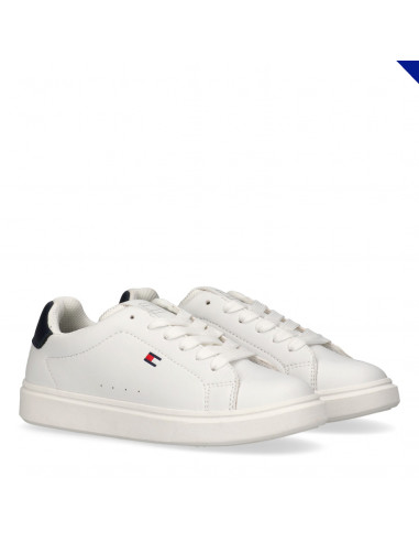 Low Cut Lace-Up Sneaker
