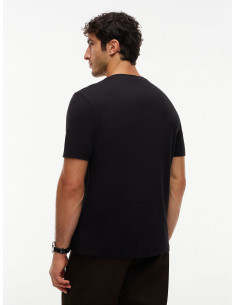 Light Interlock Crew Neck... 2