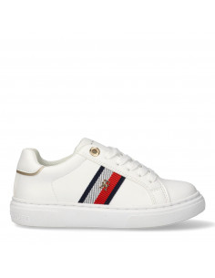 Low Cut Lace-Up Sneaker 2