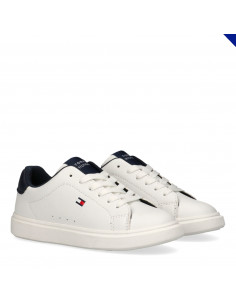 Low Cut Lace-Up Sneaker