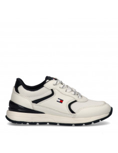 Low Cut Lace-Up Sneaker 2