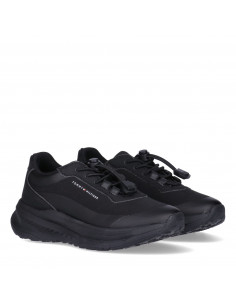 Low Cut Lace-Up Sneaker