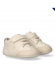 Low Cut Lace-Up-Velcro Sneaker