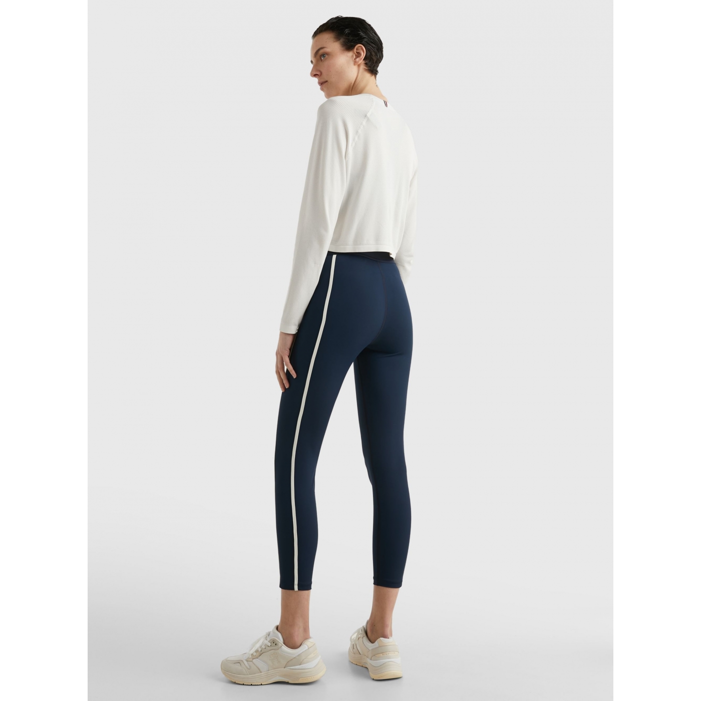 SPORT SEAMLESS LONG SLEEVE MONOGRAM TEE SPORT SEAMLESS LONG SLEEVE MONOGRAM TEE