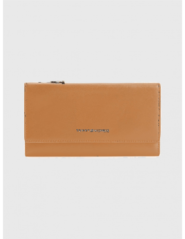 LUXE LEATHER SLIM TRIFOLD WALLET